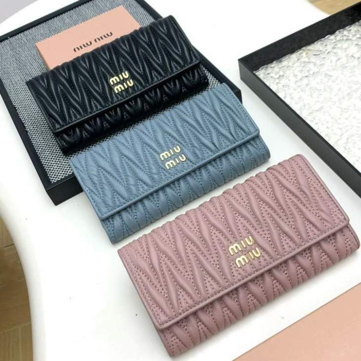 Picture of Miu Miu Wallets _SKUfw184986018fw